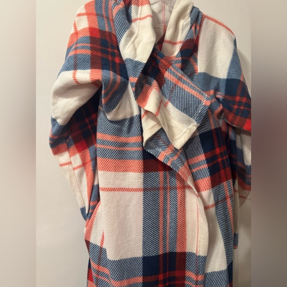 SNUGGIE! Authentic, single person off-white, red & blue plaid fleece.
O/S EUC - Picture 4 of 10
